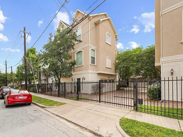 2418 Ralph St #A — Photo 2