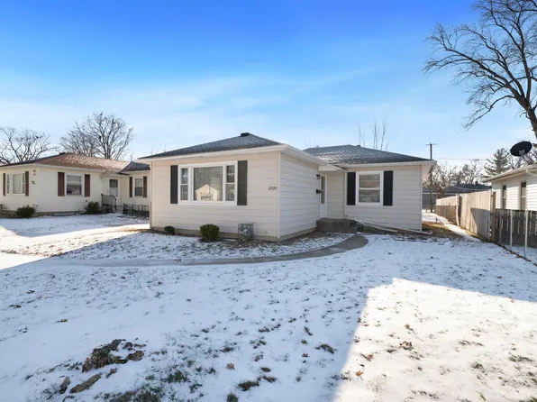 2328 Pierce Ave, Rockford, IL 61103