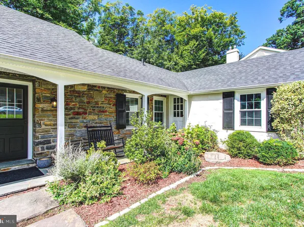 50 Pilgrim Ln, Drexel Hill, PA 19026