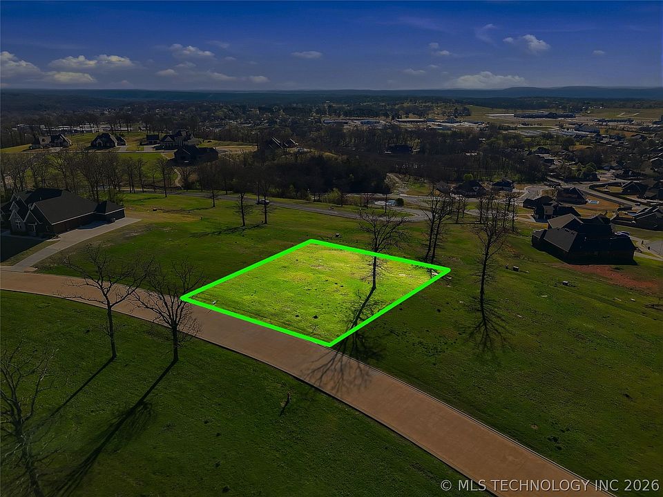 1st image of 777 Ridgeview Dr