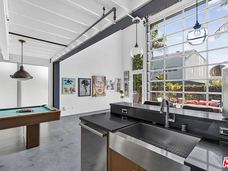 2120 Narcissus Ct — Photo 13