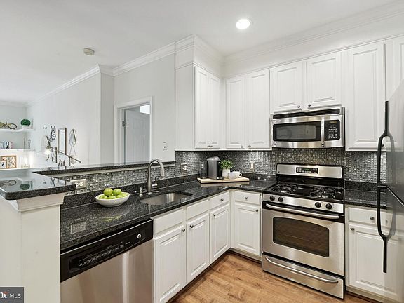 4th image of 2301 25th St S #4-201