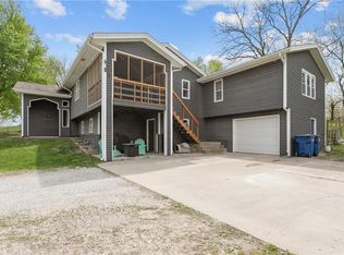 16348 Cantrell Rd, Bonner Springs, KS 66012