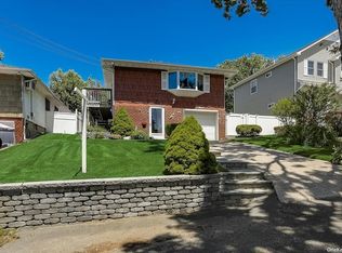 7 Brentwood Ave, Farmingville, NY 11738