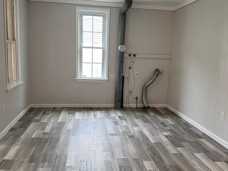 102 E Park St — Photo 5