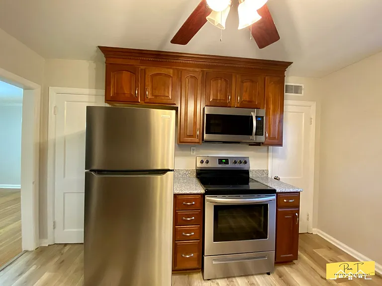 304 Columbus Dr — Photo 19