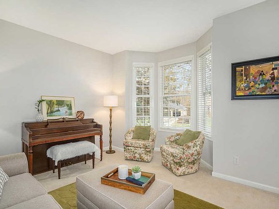 5th image of 6296 Scarborough Dr SE