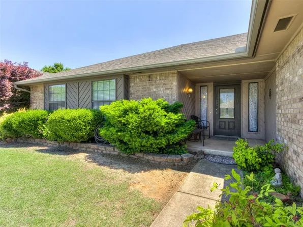312 Carlsbad Ct, Yukon, OK 73099