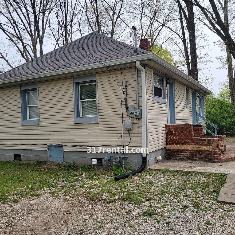 2626 S Lyons Ave photo 1