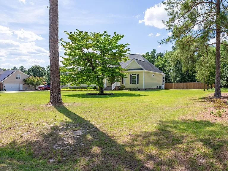 432 Booth Pond Rd — Photo 3