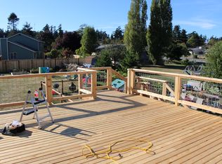 449 SW Dyer St, Oak Harbor, WA 98277