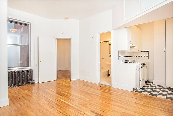 Rented by CitySites Real Estate Group | media 1