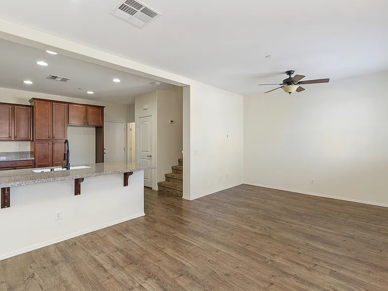 8011 City View Pl — Photo 8