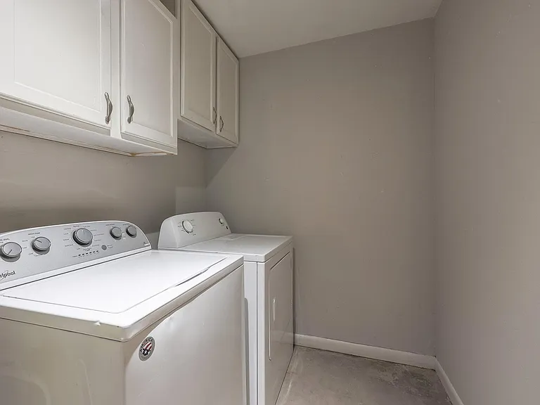 2611 E Maryland Dr — Photo 14