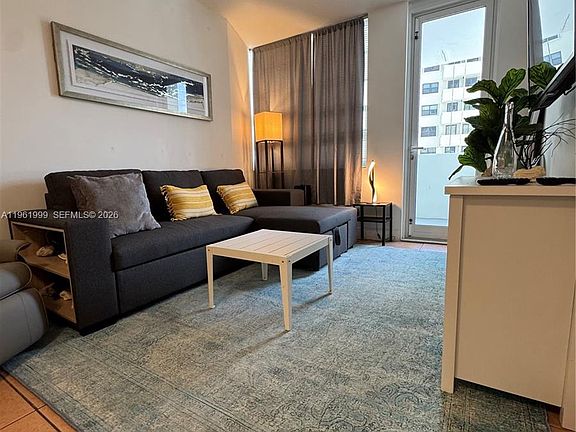 4th image of 100 Lincoln Rd #303