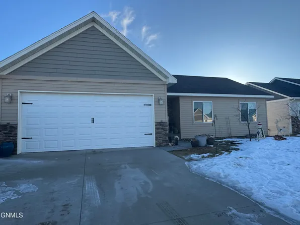 321 27th Ave NE, Watford City, ND 58854