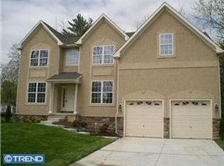 405 Kenwood Dr, Moorestown, NJ 08057