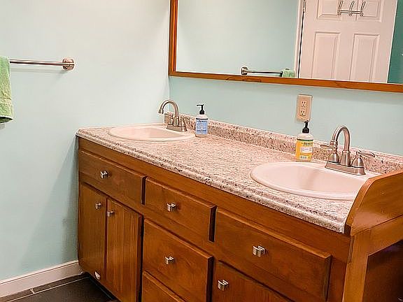 2nd image of 6801 Irongate Dr