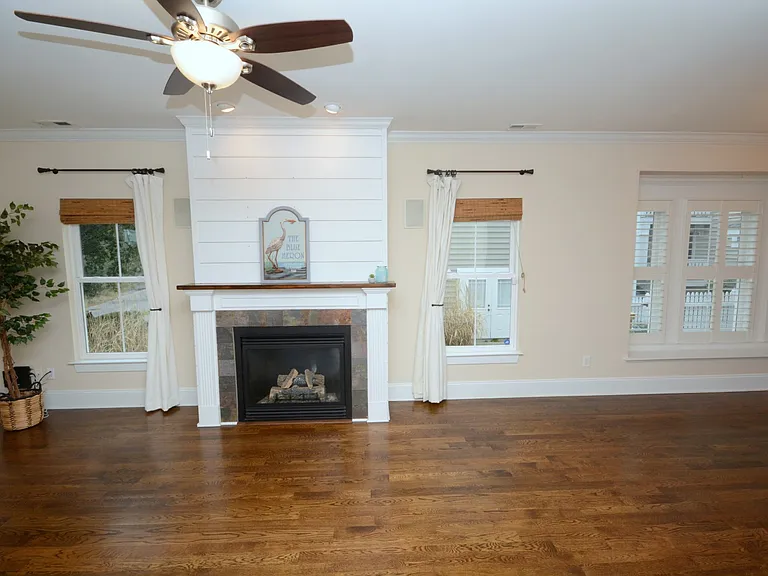 4116 Pretty Lake Ave — Photo 35