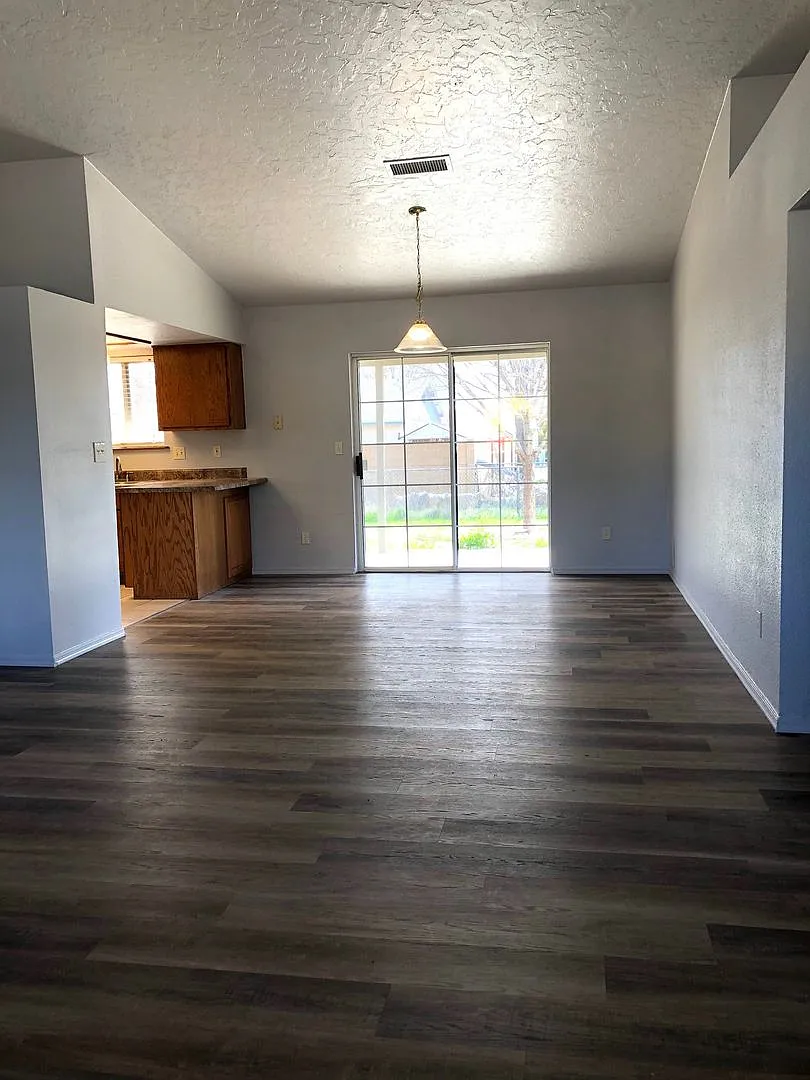 Cute 3 Bedroom with RV/Boat Parking in Prescott Valley — Photo 3