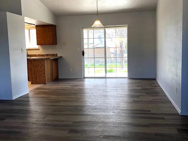 3523 N Dale Dr — Photo 3