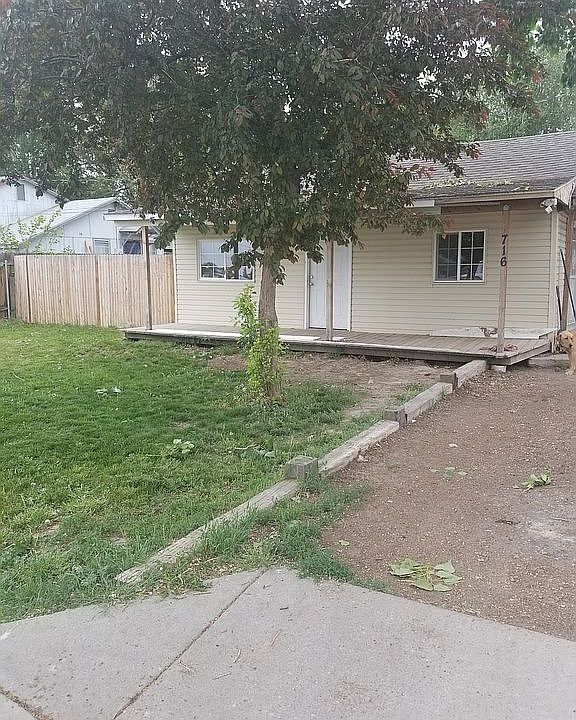 2nd image of 716 N 2nd Ave