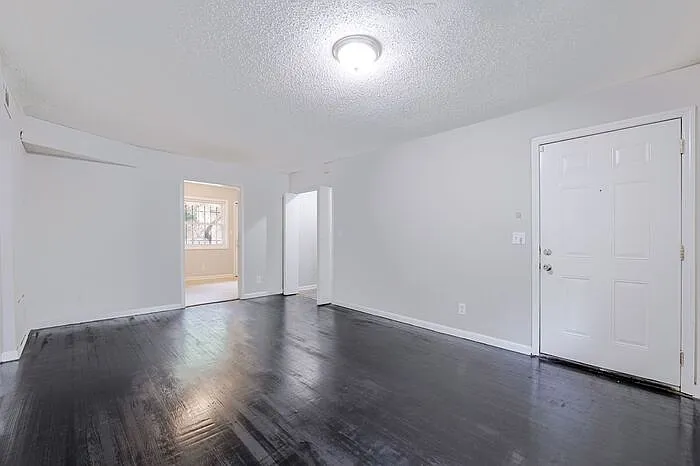 1635 Line Cir #3 — Photo 8