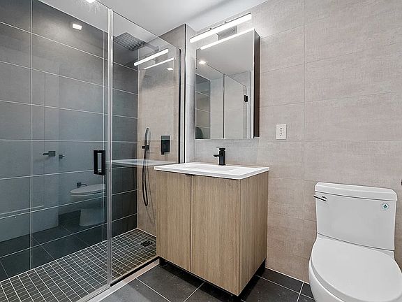 3rd image of 63 Pitt St APT 10D