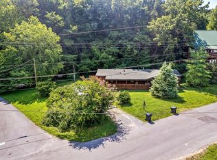 409 Ogle Dr, Pigeon Forge, TN 37863