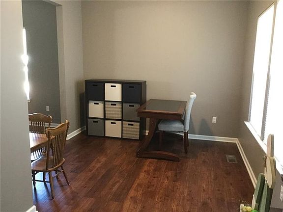 5th image of 1027 Oakbrooke Dr