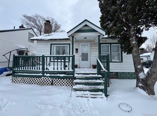 33 Earlmoor Blvd, Pontiac, MI 48341