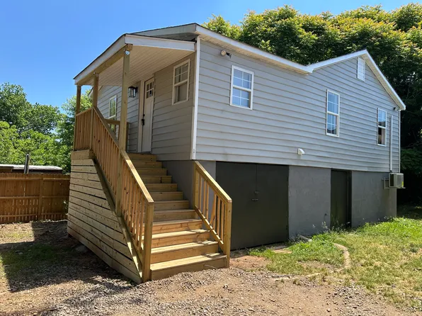1507 Barcose St SW #B, Lenoir, NC 28645