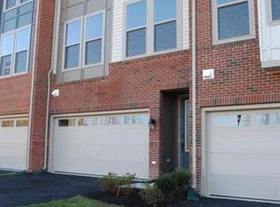 42369 Dogwood Glen Sq, Sterling, VA 20166