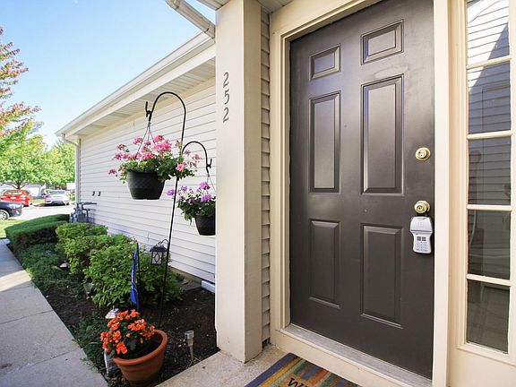 3rd image of 252 Camel Bend Ct #4