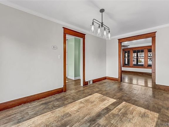 3rd image of 25 Pine St