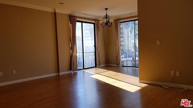 1st image of 625 S Berendo St APT 407