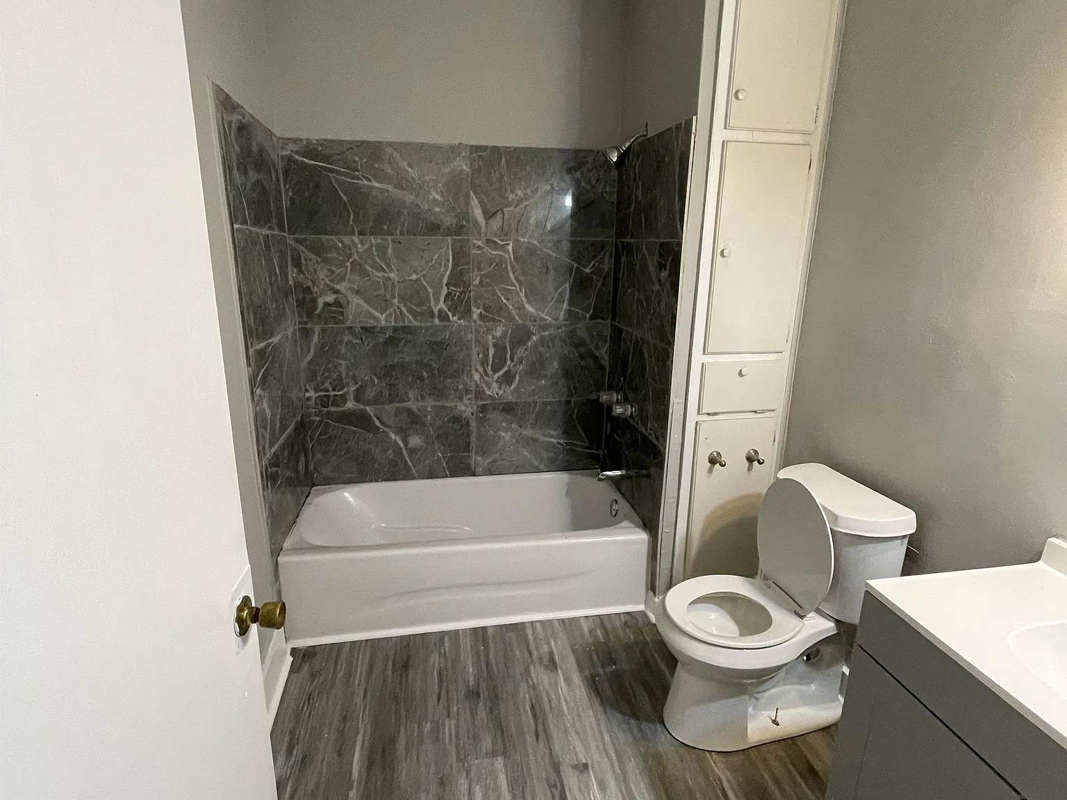 404 Chisholm Street - 1 — Photo 3