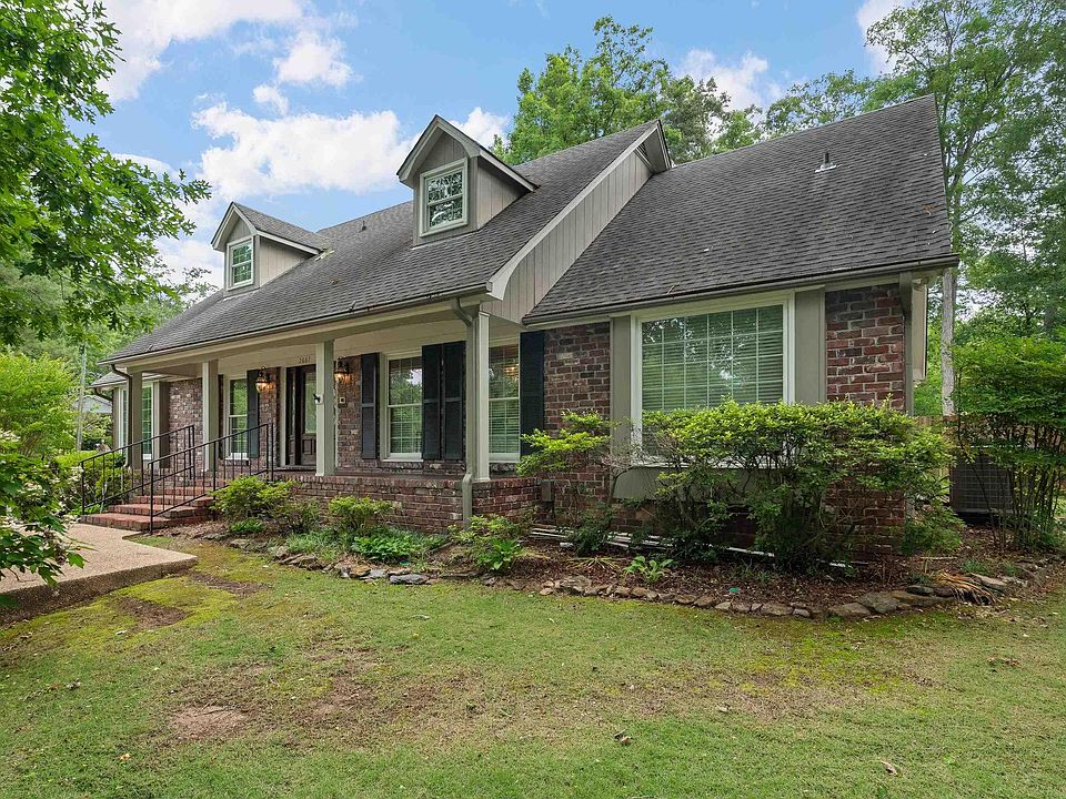 1st image of 2667 Creekview Dr
