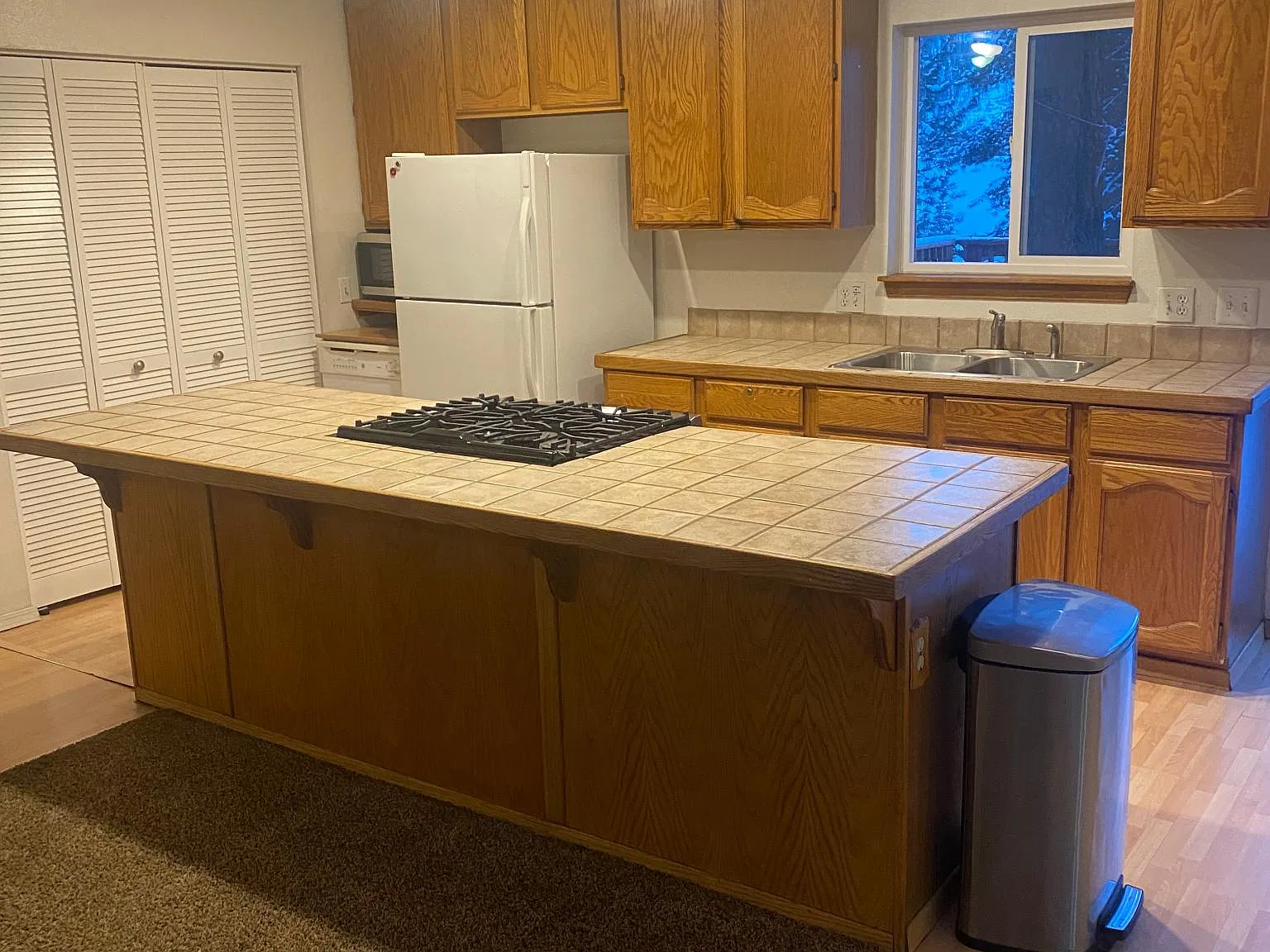 3 bed, 1900 sqft, $3,200 — Photo 2