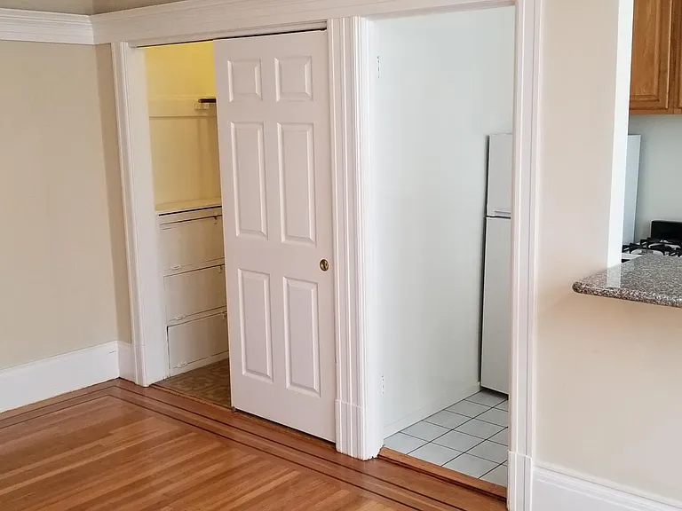 1385 Pine St #16 — Photo 4