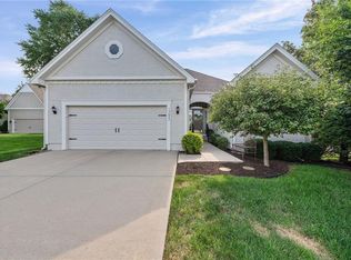 13653 Manor Rd, Leawood, KS 66224