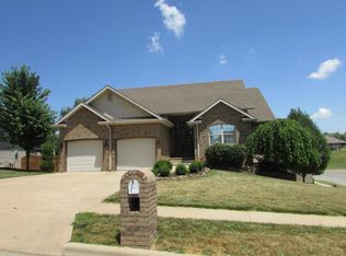 412 E Valley View Rd, Republic, MO 65738