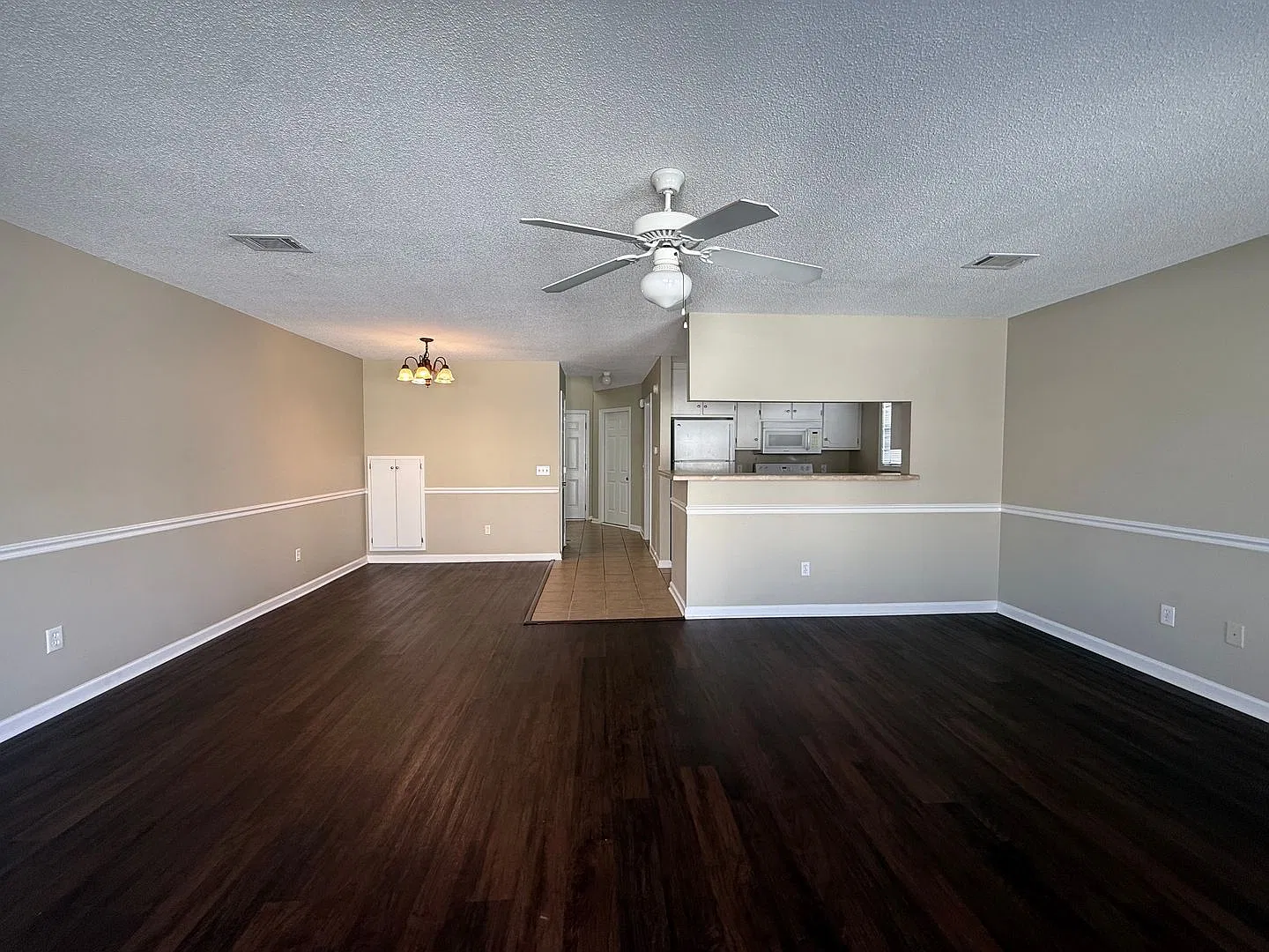 223 Wakefield- Available NOW — Photo 3