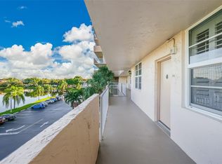 250 Jacaranda Dr APT 409, Plantation, FL 33324