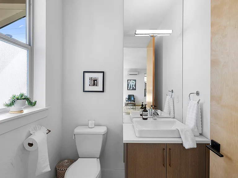 4311 N Borthwick Ave #1 — Photo 23