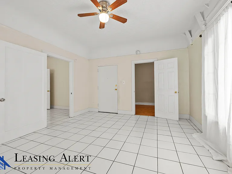 108 S Cummings St — Photo 4