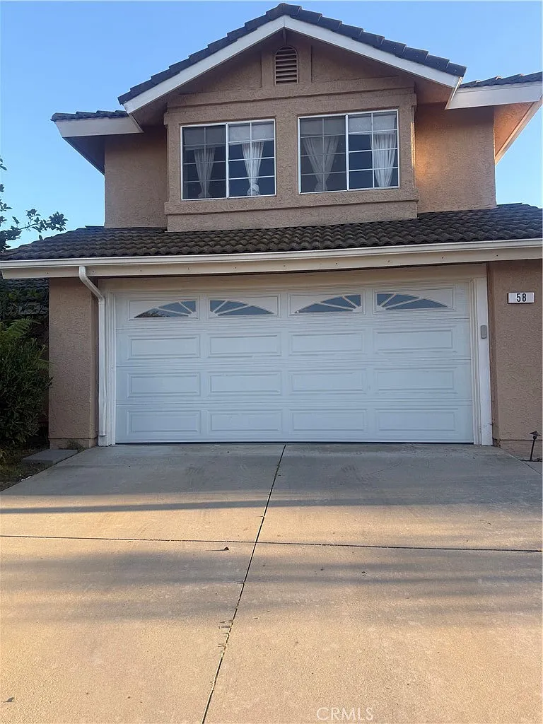 3 bed, 2.5 bath, 1864 sqft, $4,400 — Photo 1