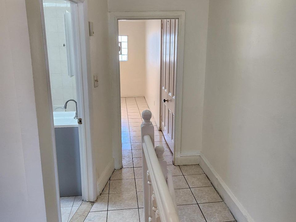 Landing to kitchen, bath, living room