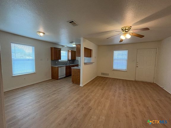 2nd image of 202 W Truman Ave