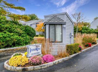 6 Indian Cove Rd, Mamaroneck, NY 10543